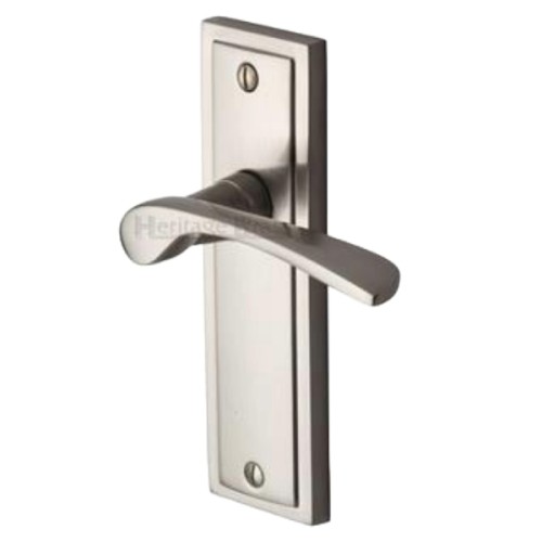 BOSTON LEVER HANDLE ON BACKPLATE